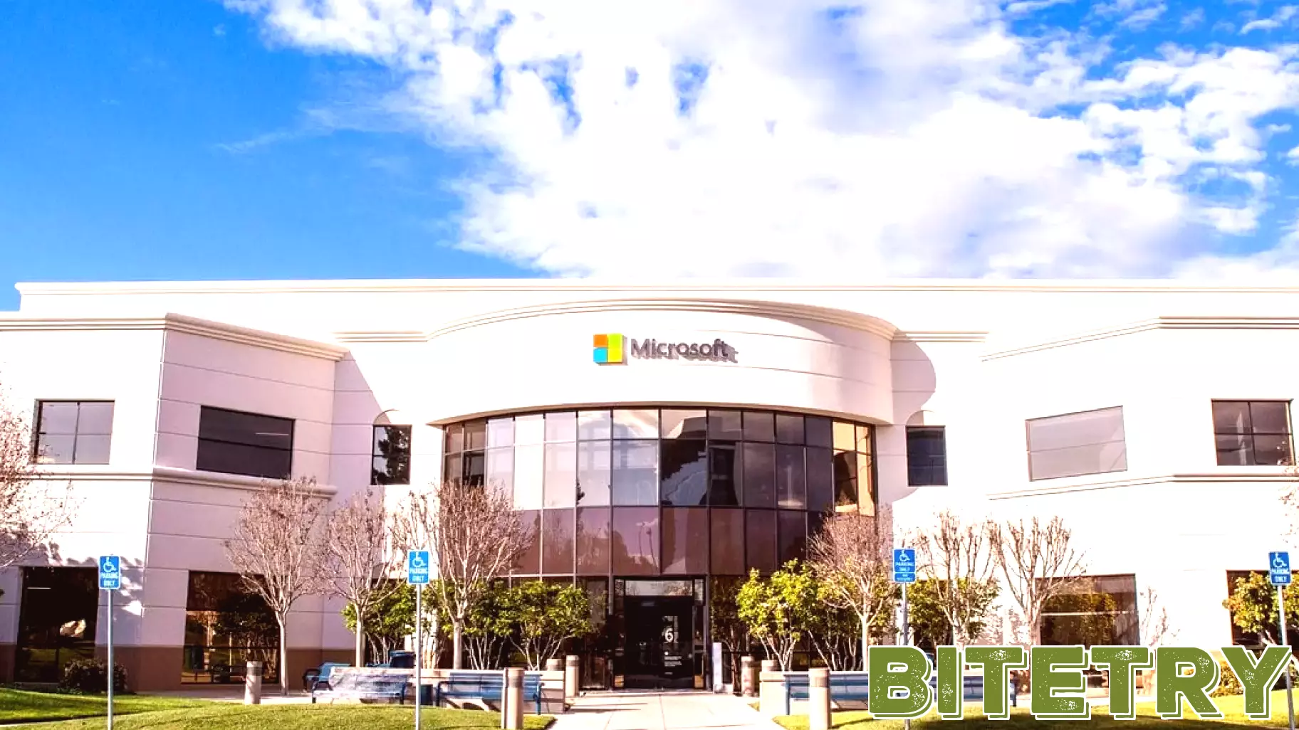 Microsoft Develops In-House AI Models to Compete with OpenAI